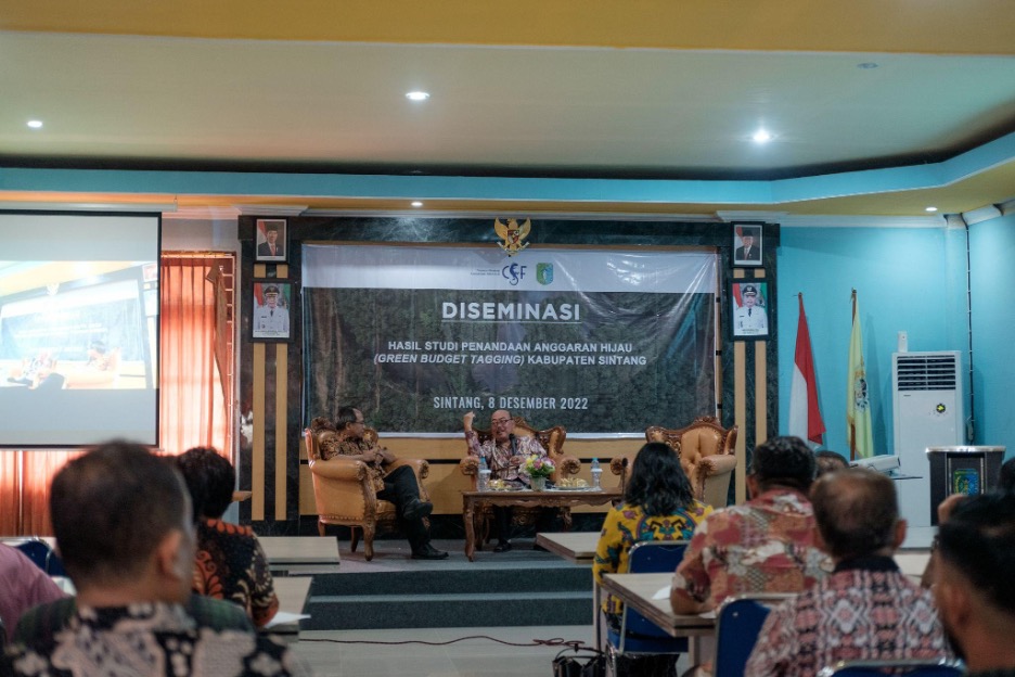 Opening Remarks from Kartiyus, S.H., M.Si (Head of Sintang Development Planning Agency), and Dr. Mubariq Ahmad. Photo by Hasan Adha Fauzi