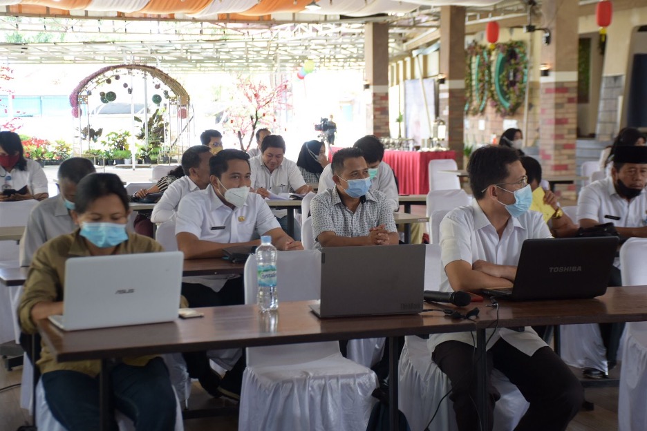 The Participants of Sintang General Academic Draft Public Consultation. Photo by: Abdul Muis Sulaiman