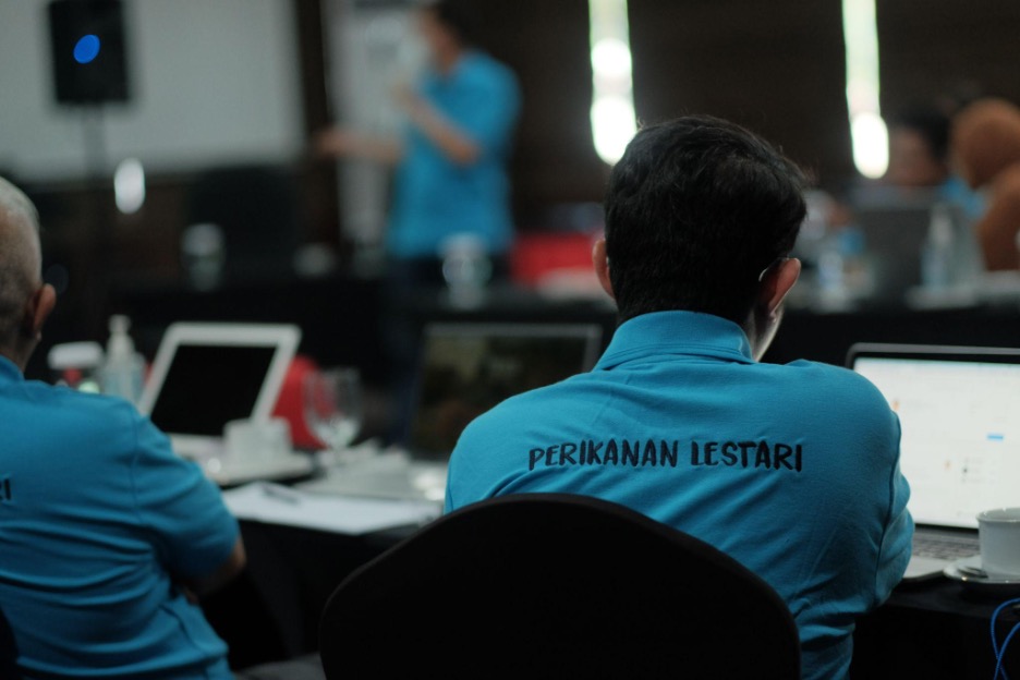 One of the workshop participants wore a “Sustainable Fisheries” Polo Shirt. Photo by Hasan Adha Fauzi
